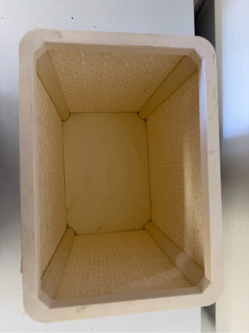 VTG Neutral Cream Wicker Trash Can/Wastebasket - Home Accents